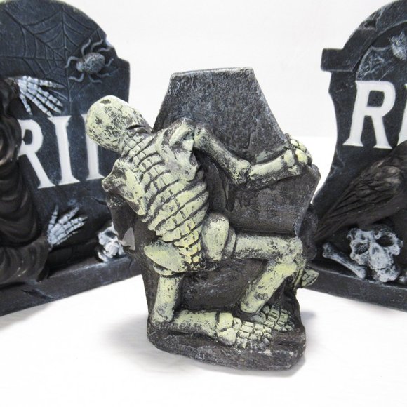 Halloween tombstones - Picture 2 of 12